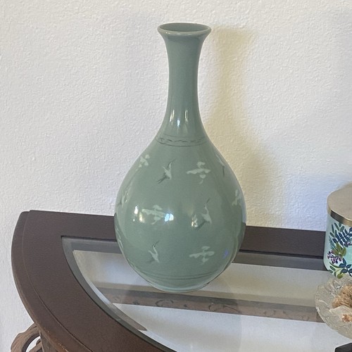 Vtg Collectible Korean Celadon Green Pottery Vase Cranes & Clouds Signed 12.5” - Picture 3 of 11