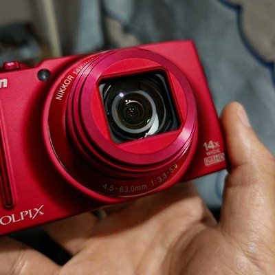 Nikon COOLPIX S8200 Digital Camera 16.1MP 14x Zoom 1080p HD Video