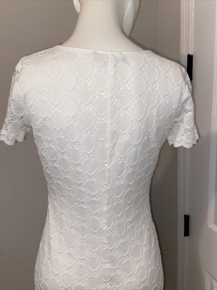 Ronni Nicole Ivory Stretch Lace dress size Small 1/2 PRICE SALE - Image 3 of 4