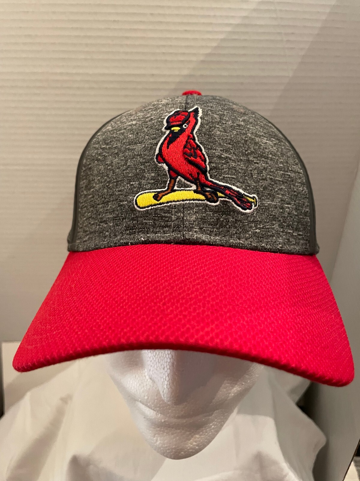 New Era 39THIRTY  Cardinal Men's Baseball Hat, National League Size Medium/Large