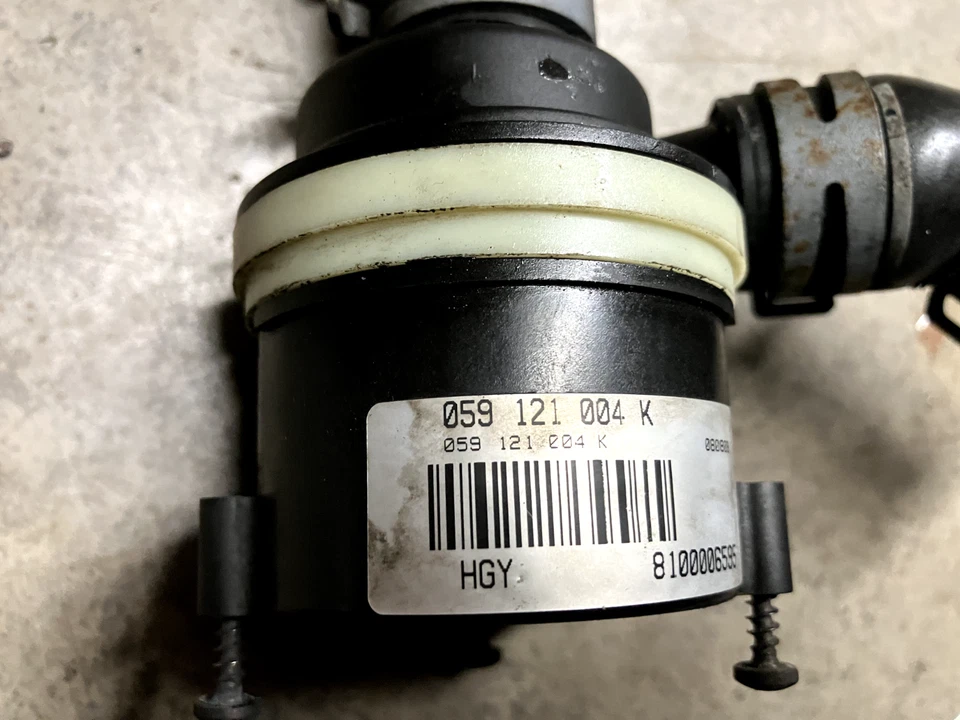Bomba de refrigerante EGR auxiliar genuina Audi Q7 Volkswagen Touareg 059121004k Foto 2 de 2
