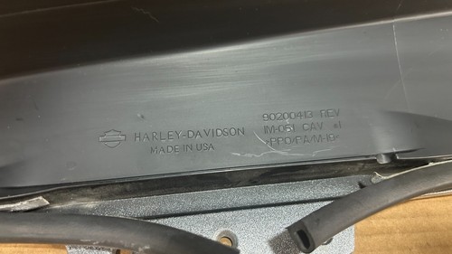 Harley Davidson OEM Left Saddlebag Lid Touring FLH 14-25 PN: 90200413 - Picture 11 of 20