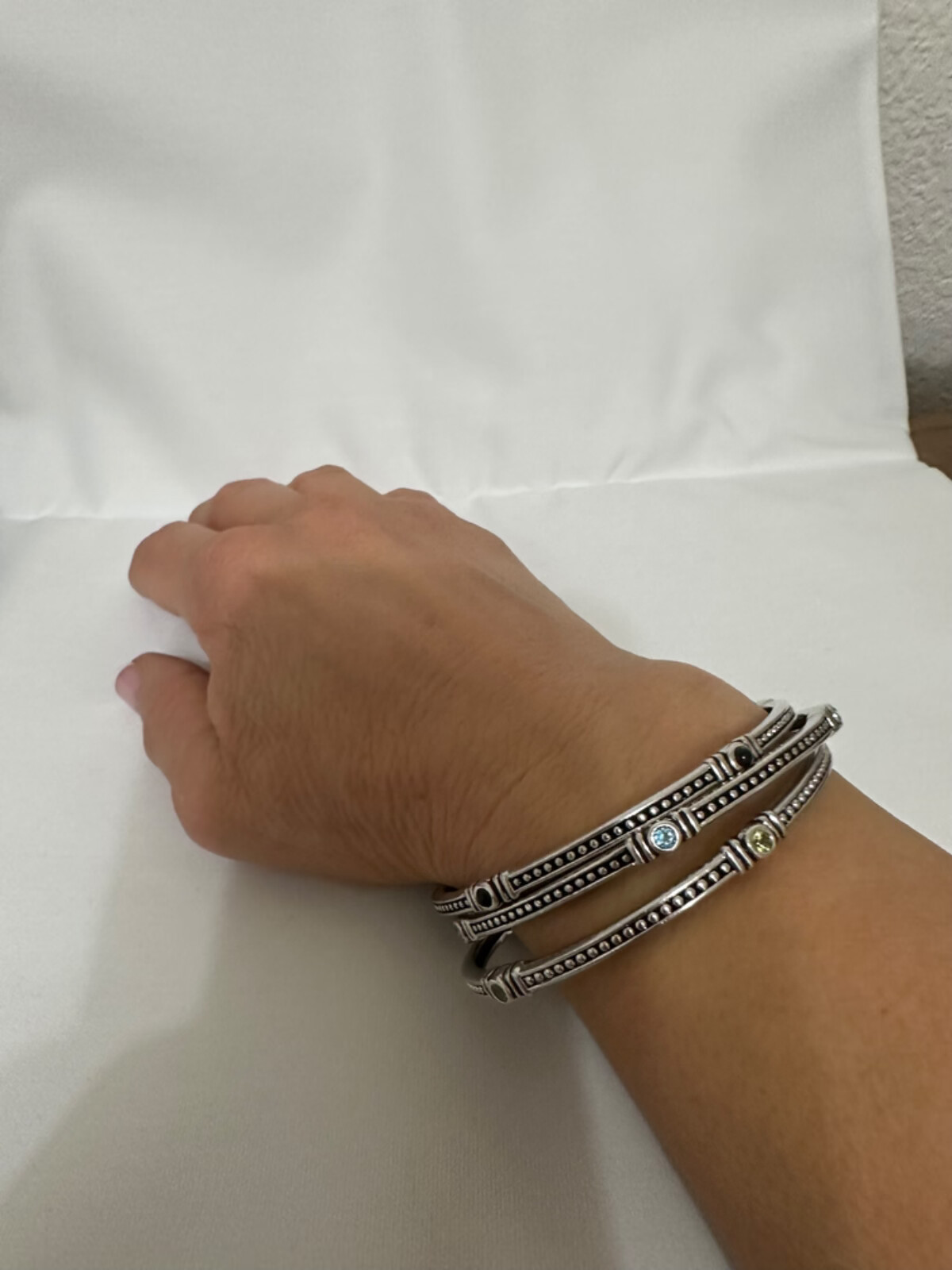 Bracelets John Atencio. 3 stackable multicolored … - image 10