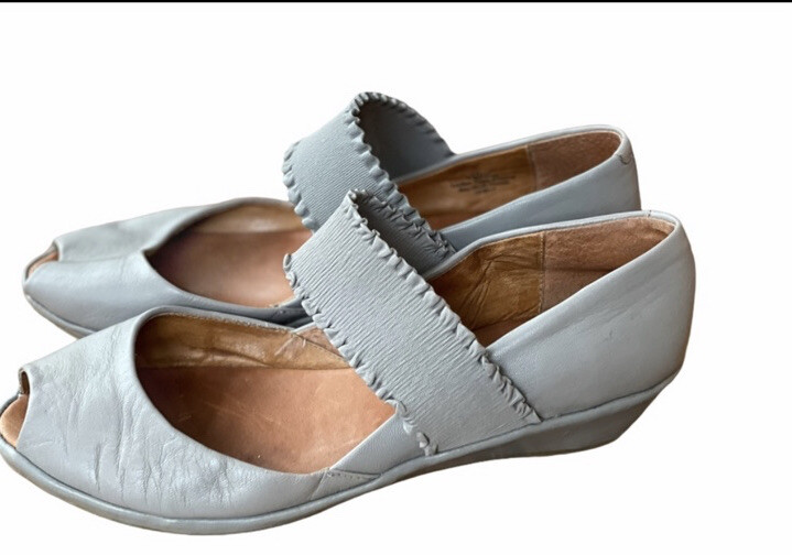 Gentle Souls Liberty Elastic Strap Shoe 