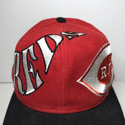 Vintage MLB CINCINNATI REDS Logo Baseball Snapback Hat Cap