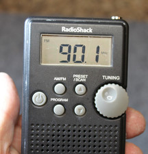 Radio Shack Digital Pocket Radio Portable AM/FM 12-587 1200587 Tested Works