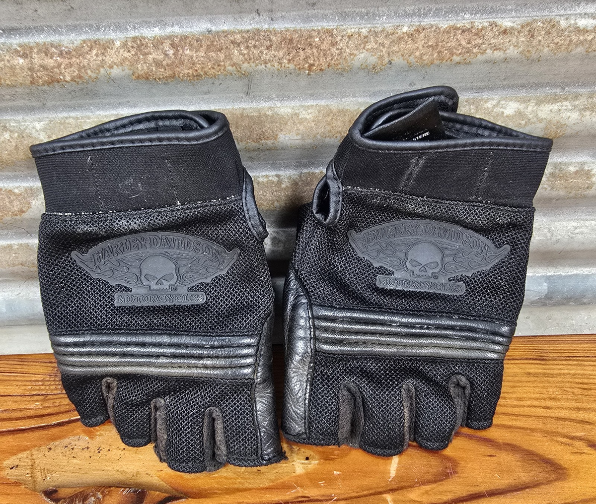 Harley-Davidson Fingerless Motorcycle Gloves Leather Skull Logo - Main Image