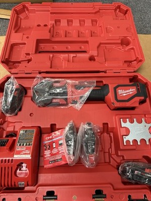 Milwaukee 2674-22C M18 Short Throw Press Tool Kit with PEX Crimp Jaws (Open Box)
