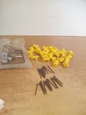 Lot Of 25 Fi-Shock Inc. SC-250 Wood Post Electric Fence Insulators