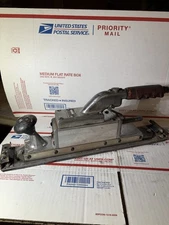 Hutchins Hustler Model 2000 Straight Line Air Board Sander 2 3/4" X 16" Pad