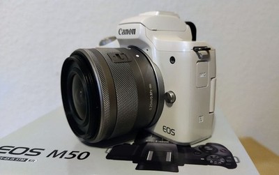 Canon EOS M50 weiß + EF-M 15-45mm silber + Zubehörpaket