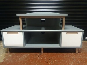 Einzigartiger Upcycling-TV-Ständer Duck Egg grau schimmernd pink weiß kostenlose UK-Lieferung