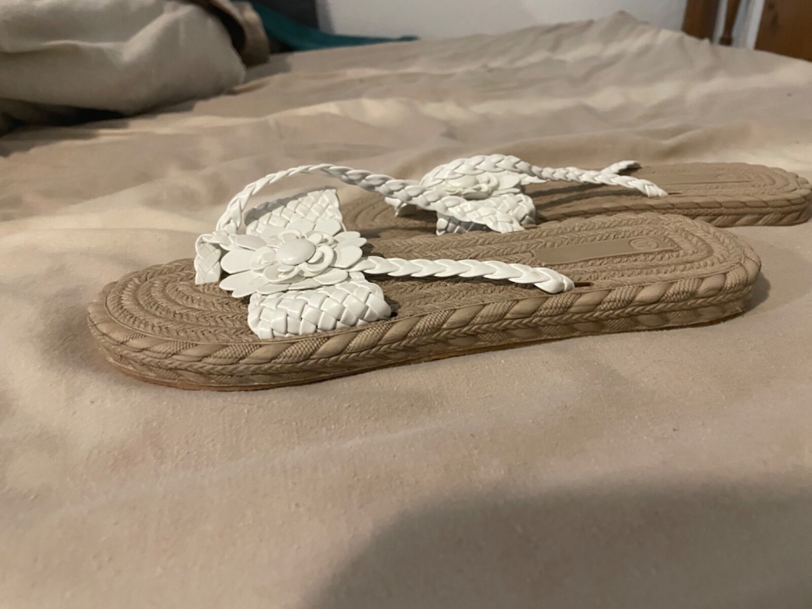 APL Sandali bianchi taglia 9 5 40 infradito fiore perizoma