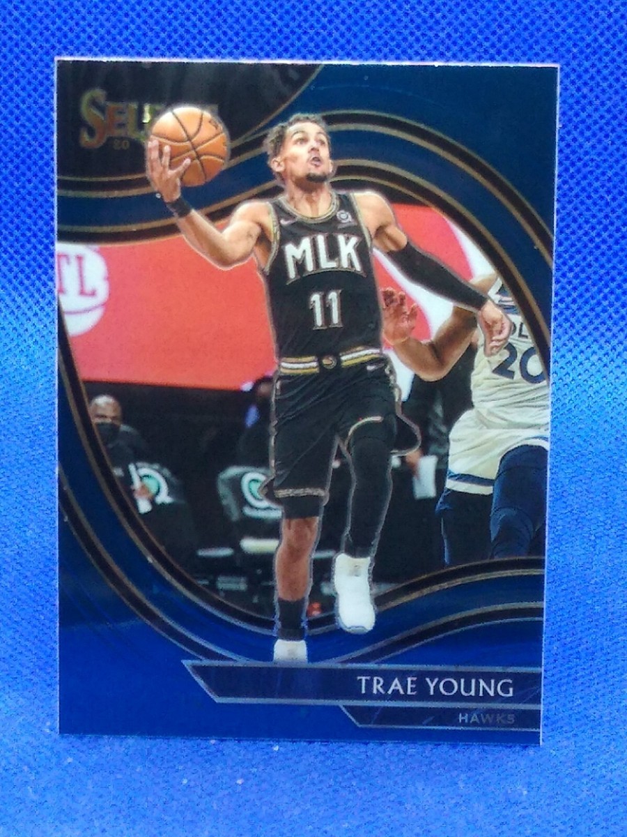 TRAE YOUNGのRC COURTSIDE 2020-21 Select NBA - Trae Young - Courtside - Blue - Atlanta Hawks
