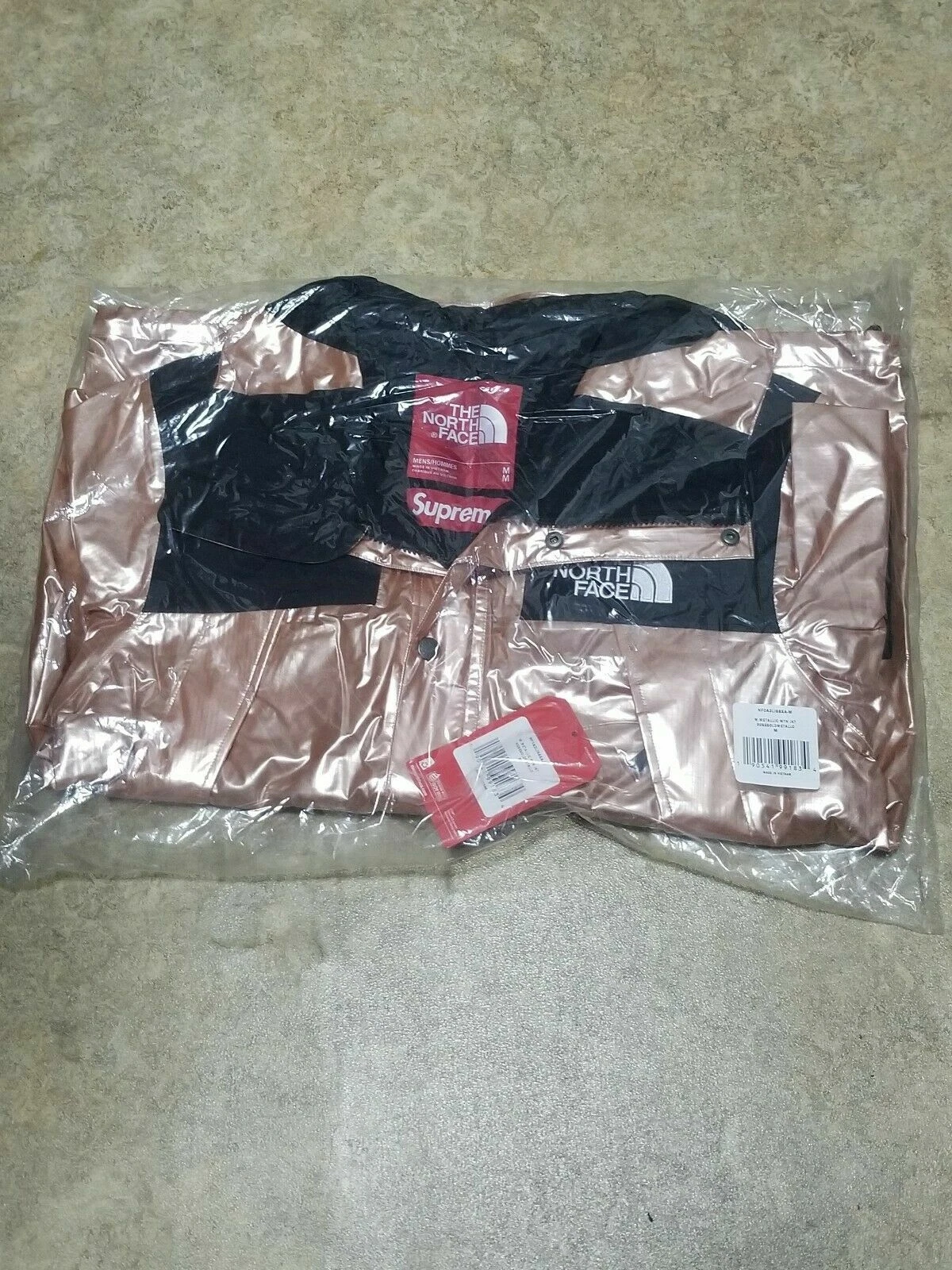 SUPREME X THE NORTH FACE METALLIC MOUNTAIN VESTE OR ROSE SS18 NEUF AVEC ÉTIQUETTES taille moyenne