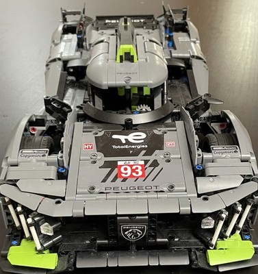 LEGO TECHNIC: Peugeot 9x8 24 h Le Mans Hybrid Hypercar (42156)