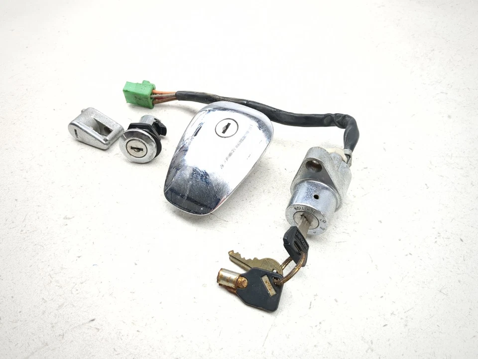 92-97 Suzuki VS800 Intruder 800 Juego de bloqueo Interruptor de encendido Casco Tapa y llave Foto 3 de 4