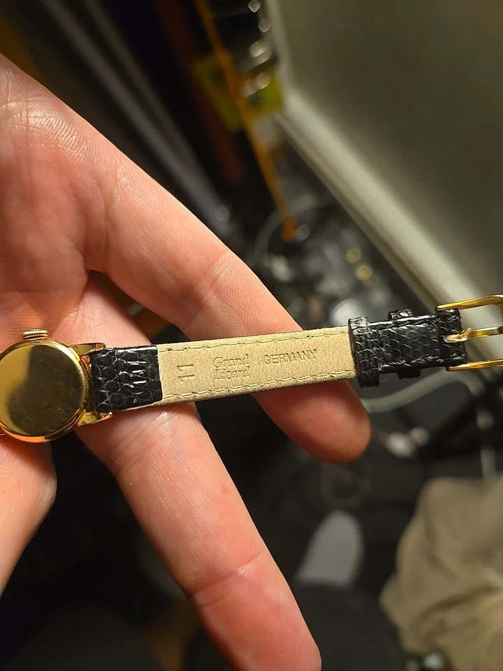 Женские часы 18k IWC хорошее состояние товара - Изображение 4 из 4