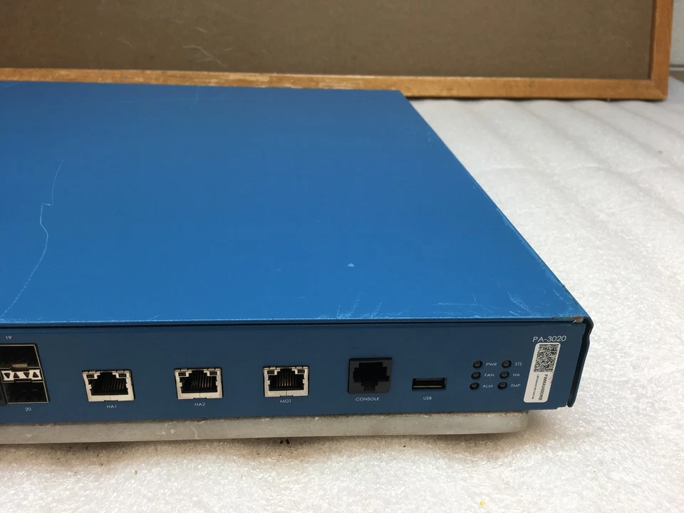 Palo Alto Networks PA-3000 Series PA-3020 12-Port Security Appliance No Ears - Image 3 of 4