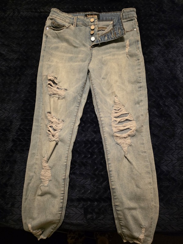 Indigo Rein Distressed Skinny Light Blue Denim Jeans Juniors 5-Pocket Design