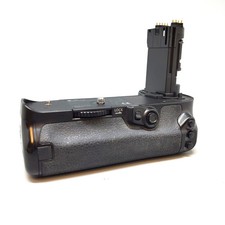 Vello BG-C14 Battery Grip for Canon 5D Mark IV