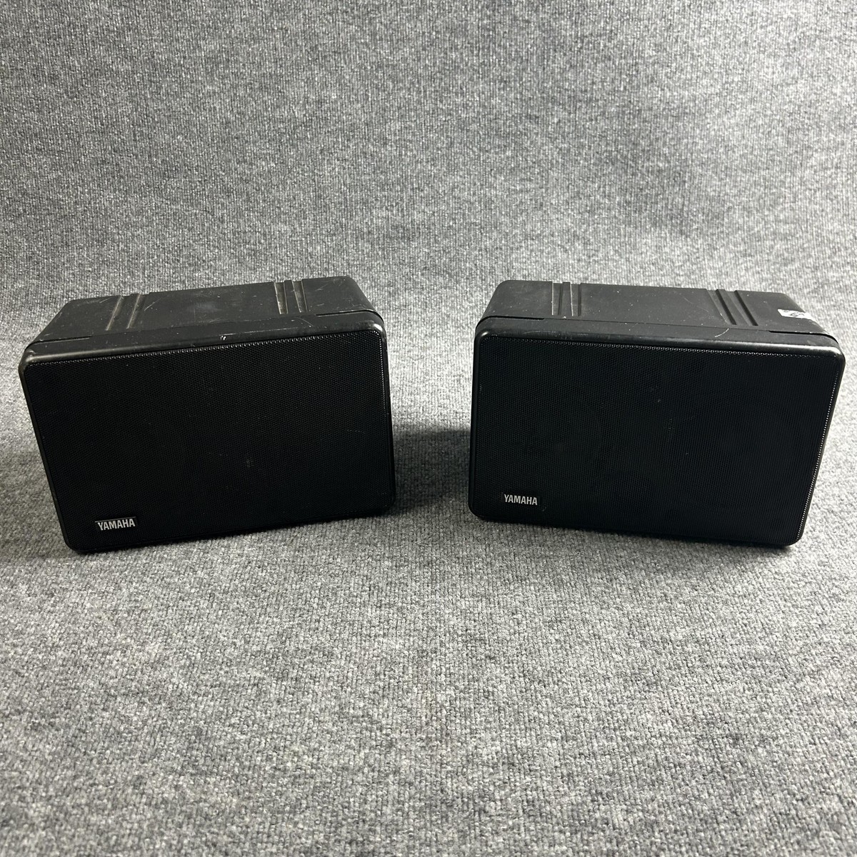 Yamaha S22 Bookshelf Speakers Pair Black 80W 8 Ohm 2.0 Wired