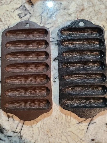 2 VTG GRISWOLD NO. 262 CAST IRON CRISPY CORN OR WHEAT STICK PAN 625 Erie PA