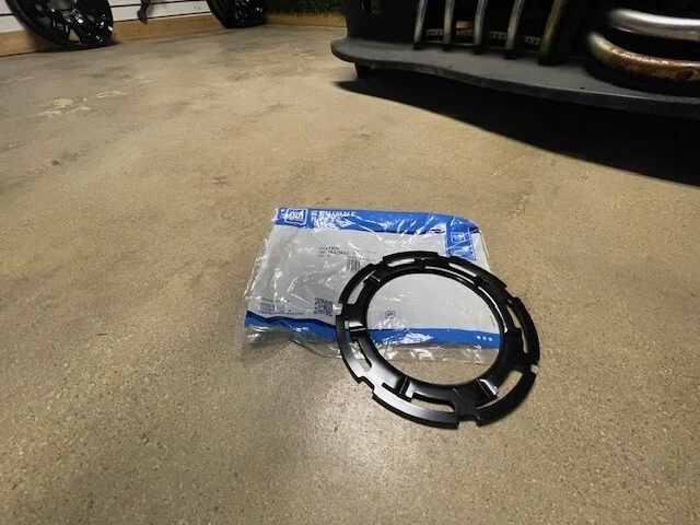 (1) Anillo de bloqueo de unidad de envío de tanque de combustible GM OEM 10325852 CHEVROLET GMC CADILLAC B86 Foto 4 de 4