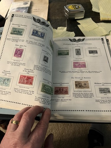 Vintage The Premier World Postage Stamp Album with 953 stamps - 第 18/24 張圖片