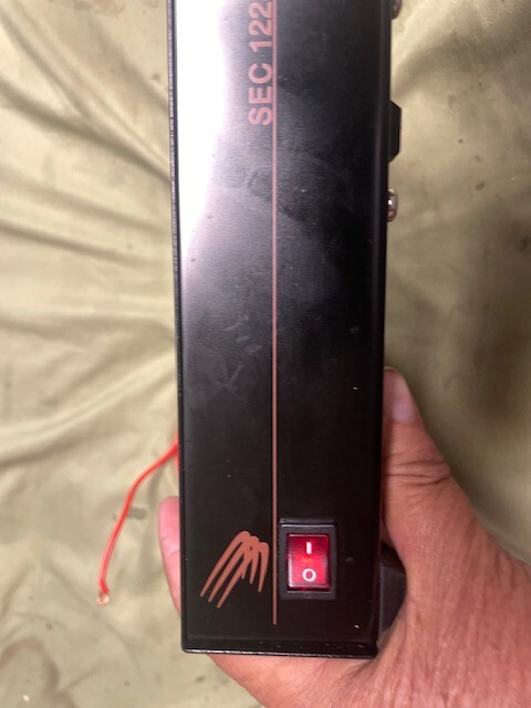 Samlex SEC-1223 23A 13.8VDC Switching Power Supply - Black