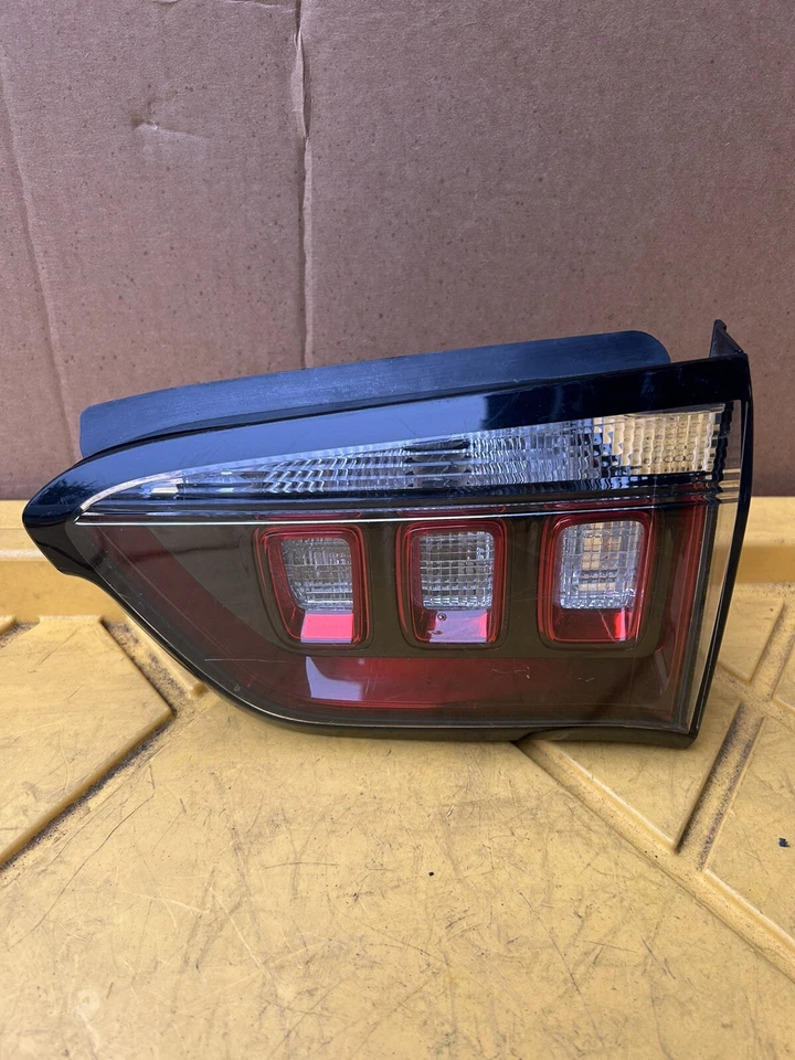 Luz trasera interior Jeep Compass Rh 2017-2023 fabricante original Foto 2 de 4