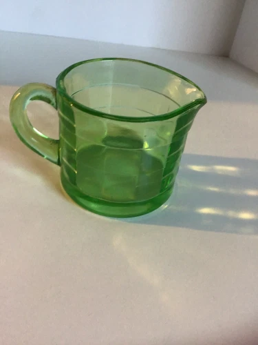 Depression ANCHOR HOCKING BLOCK OPTIC GREEN  3” FLAT CREAMER PITCHER