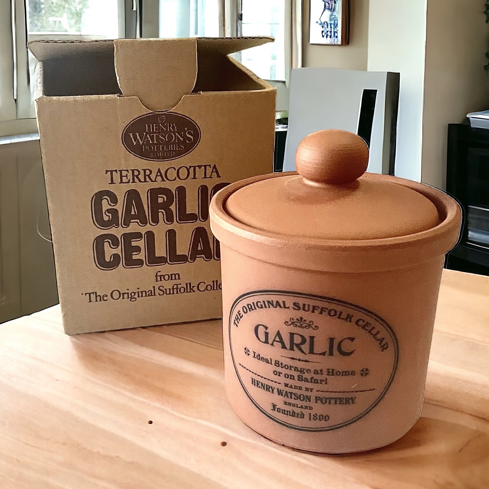 HENRY WATSON’S POTTERIES Terracotta Garlic Cellar With Lid NEW