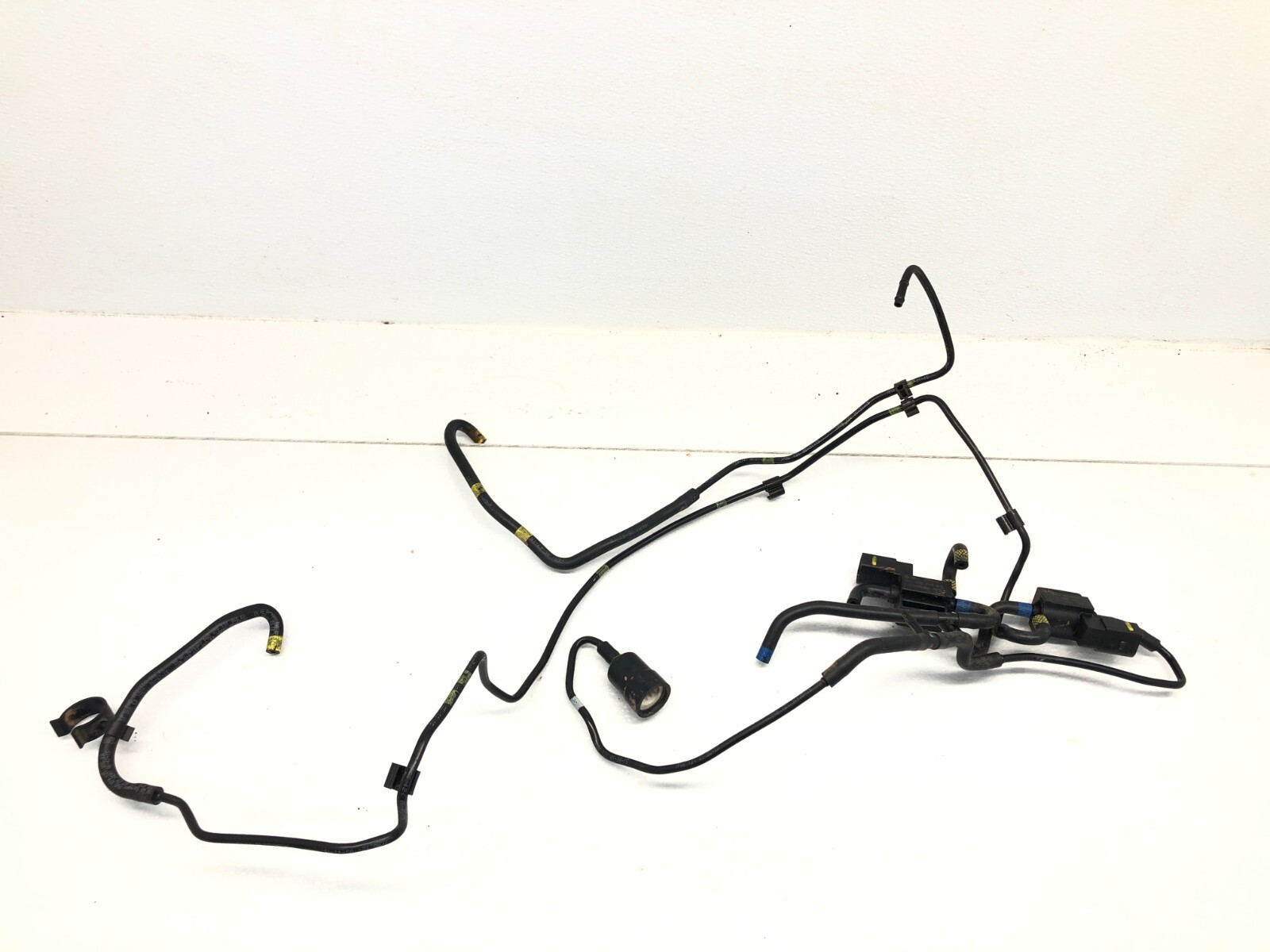 2014-2018 BENTLEY FLYING SPUR 4.0L V8 TURBO BOOST SOLENOID VALVE W/ HOSE LINE OE