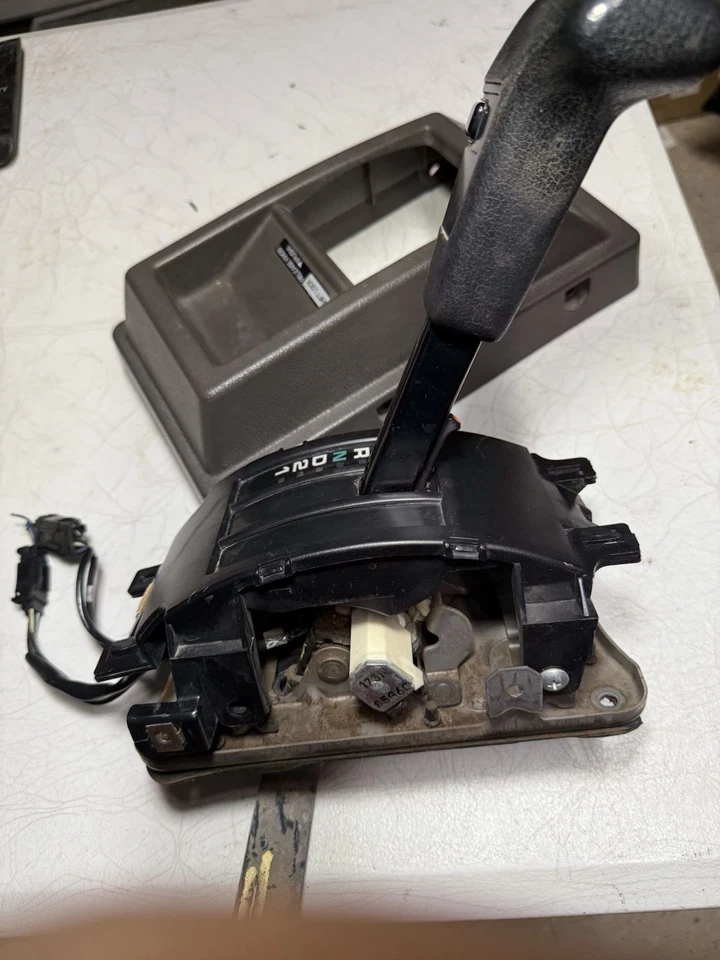 1986-97 Nissan D21 жесткий кузов Pathfinder грузовик автоматический переключатель консоль авто 2WD - Изображение 2 из 4