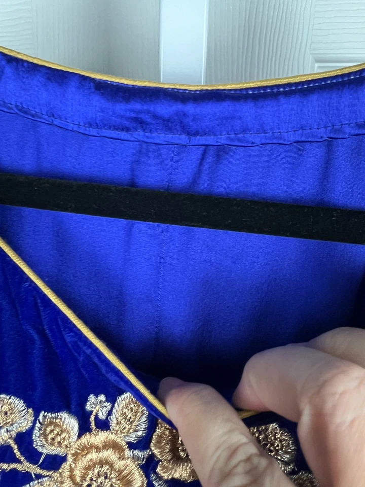 Girls Blue Velvet Gold Floral Applique Gold Lace Long Sleeve Dress 18/20 - Image 2 of 4