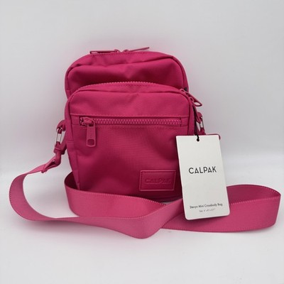 Calpak Stevyn Mini Crossbody Bag Dragon Fruit Pink  display picture 3