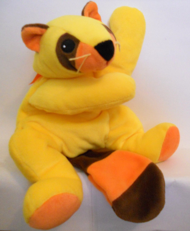Ty Pillow Pals Raccoon 17 Inch Soft Stuffed Toy 1998 (No Hang Tags)