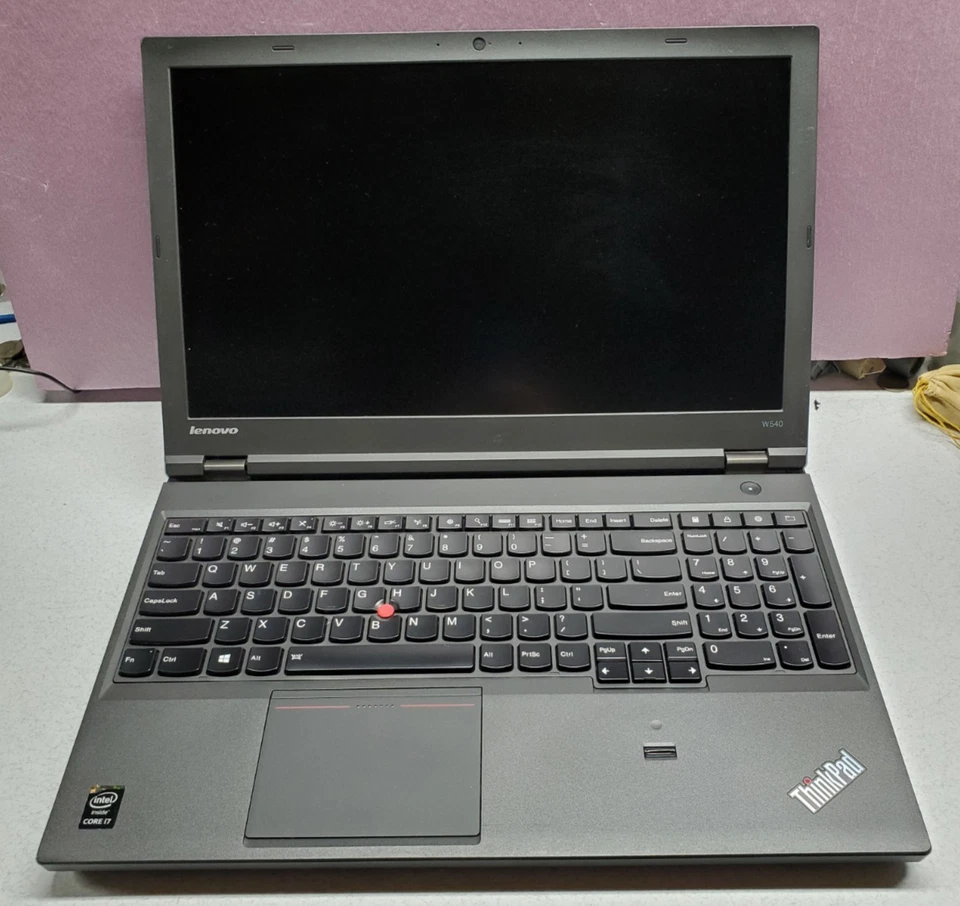 Lenovo ThinkPad W540/i7-4700MQ 2,40 GHz/ 24G Ram/ 250G SSD/ Win10Pro (BKLT KB) Foto 2 de 4