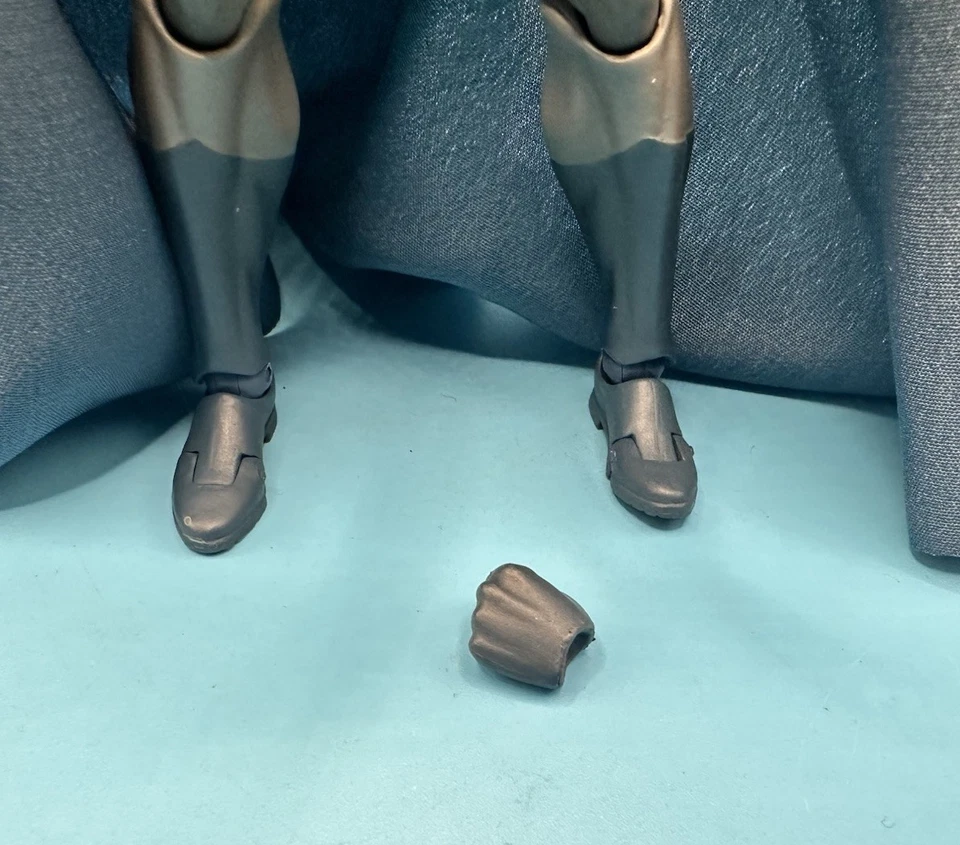 MAFEX 蝙蝠侠:嘘蓝色 105 号可动人偶不完整快速发货!!! — 第 3/4 张图片