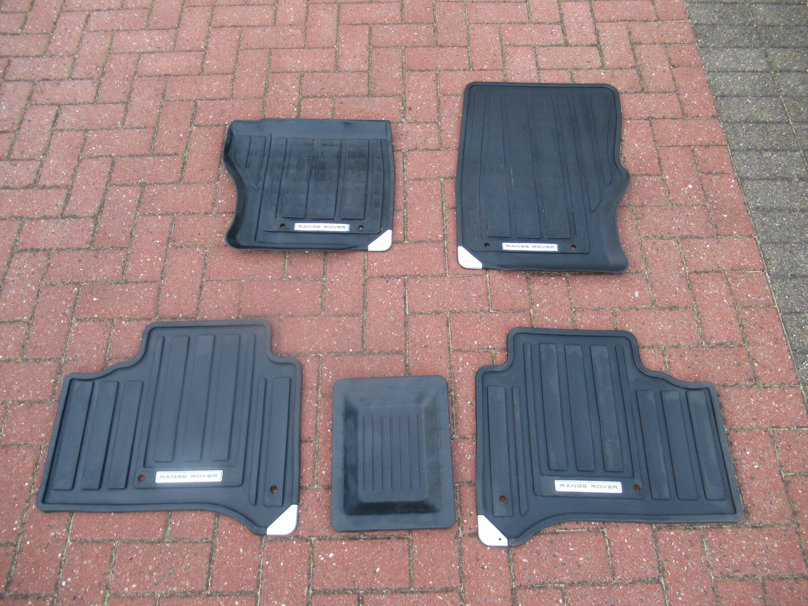 GENUINE LANDROVER RANGE ROVER VOGUE RUBBER MATS SET OF 4 USED eBay