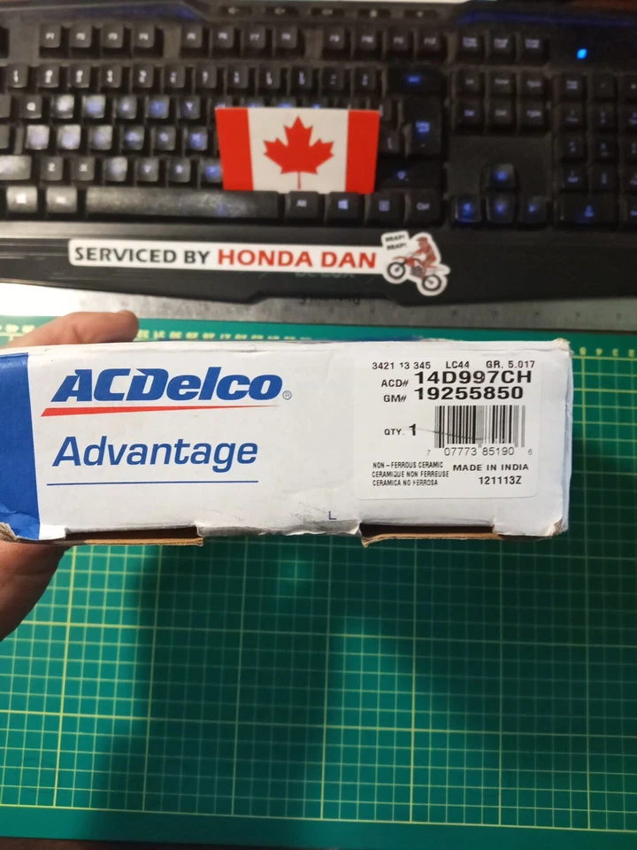 Pastillas de freno de cerámica GM 19255850 AC Delco14D997CH Chrysler Pacifica para 2004-08 Foto 3 de 4