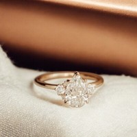 Igi Lab Grown Pear Cut Diamond Ring 1,75 Ct 18K Yellow Gold Engagement
