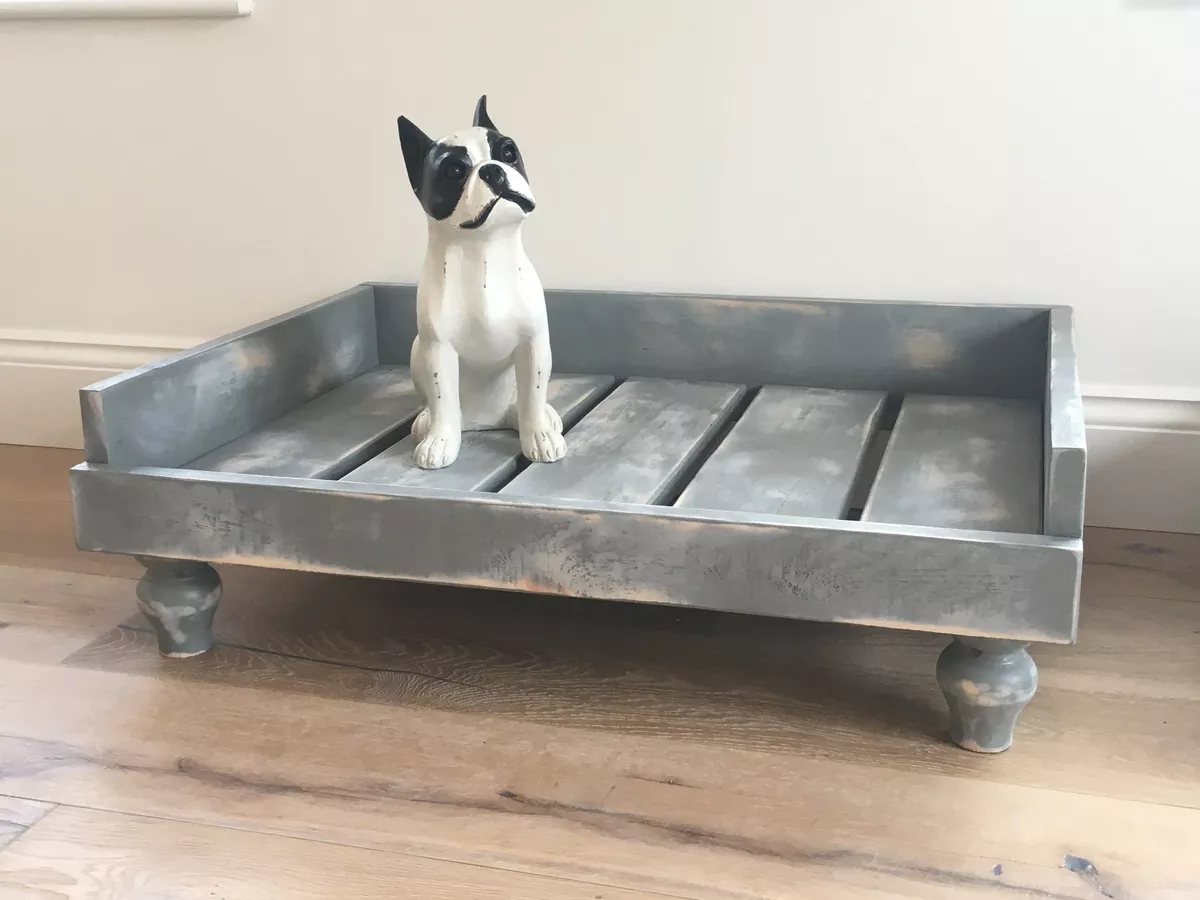 Farmhouse style dog clearance bed