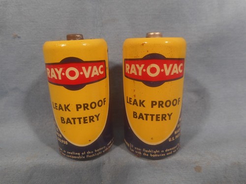 2 Vintage RAY-O-VAC Leak Proof Battery SIZE C Used batteries