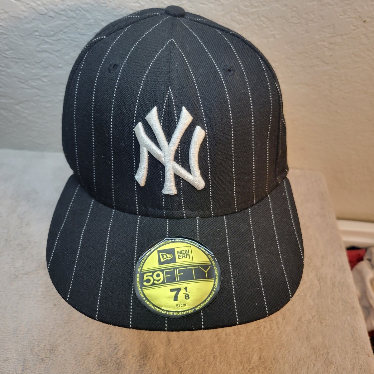 New Era 59fifty Fitted 7 1/8 New York Yankees B&W Pin Stripe 