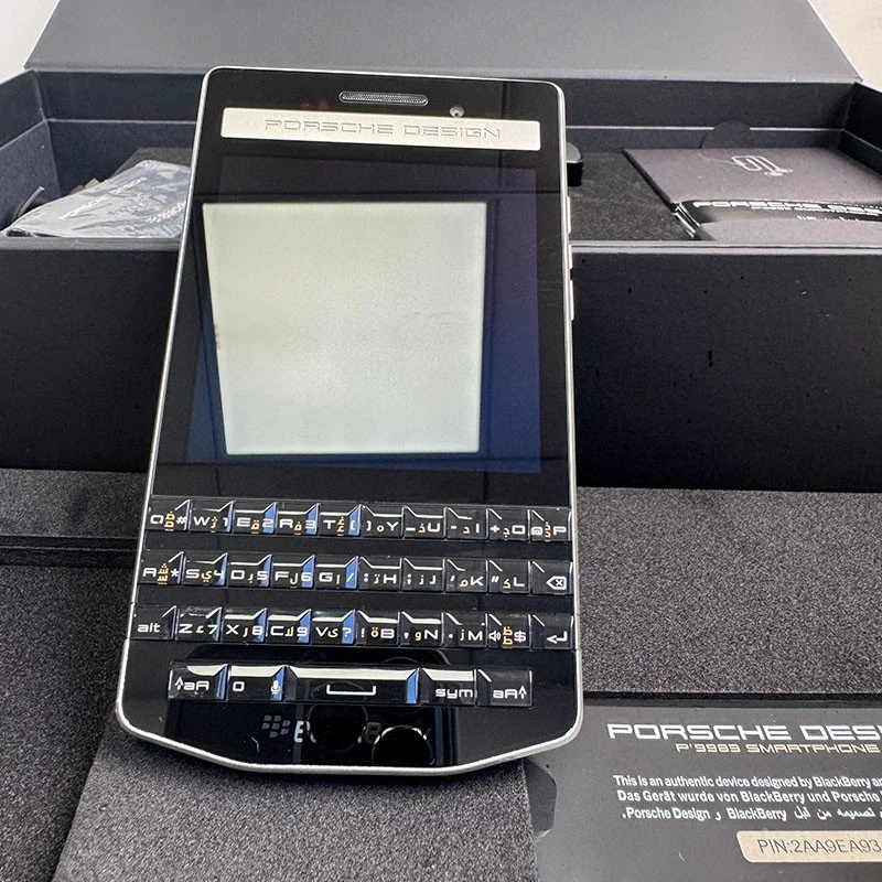 Blackberry Porsche Design P'9983 Carbon Fiber 64GB Unlocked 4G Phone+Retail BOX - Image 3 of 4