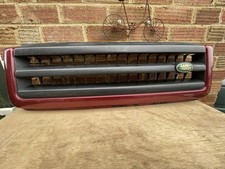 LAND ROVER DISCOVERY 2 TD5 PRE FACELIFT FRONT GRILL VGC RED 696 98-02