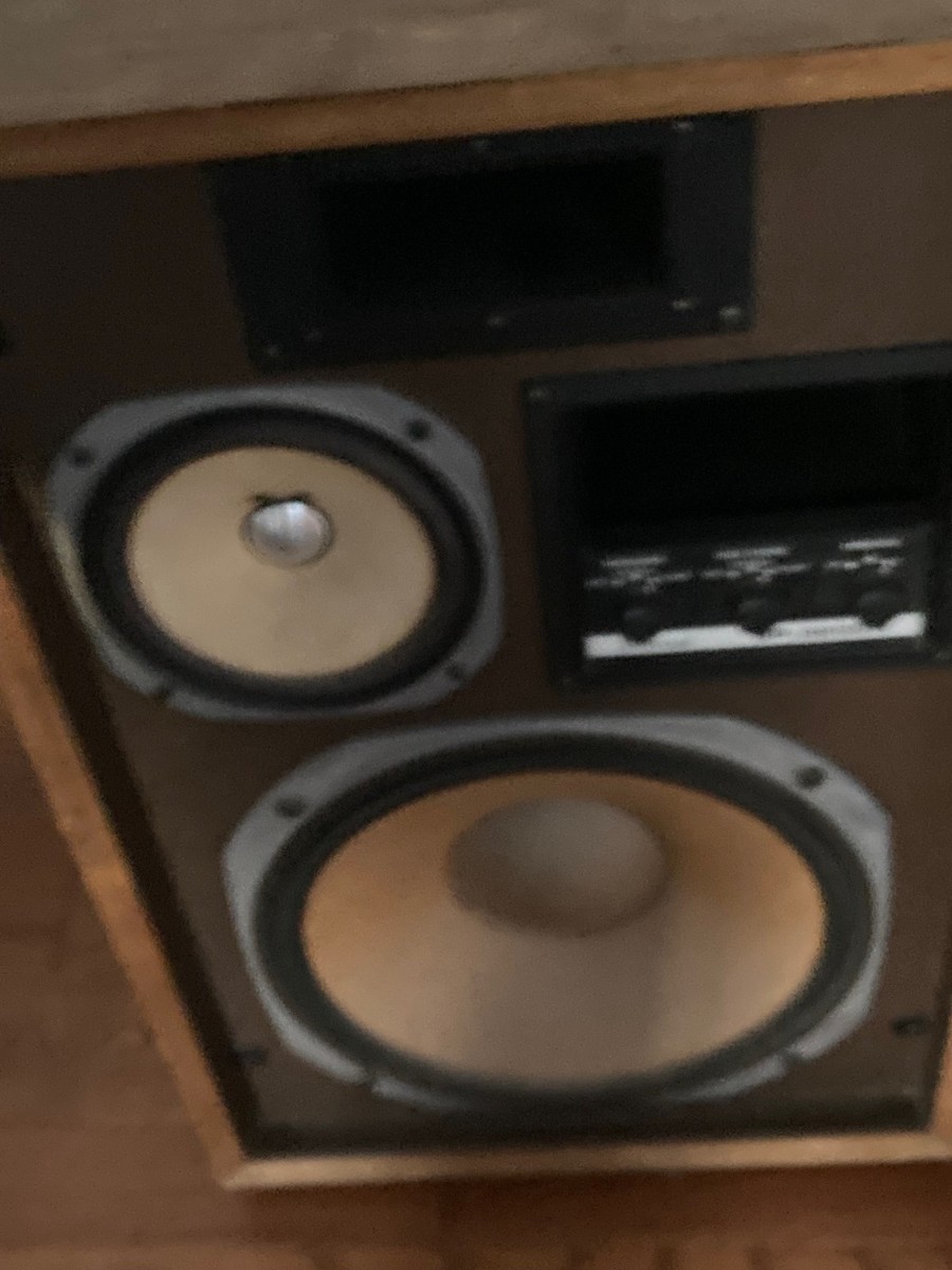 Pair of VINTAGE Sansui SP-3200A Floor Speakers (Local Pickup Only
