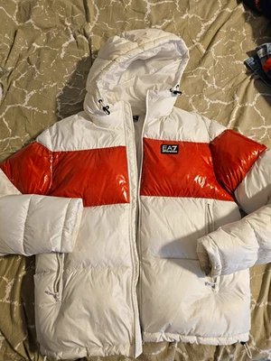 EA7 Emporio Armani Herren Steppjacke M Kapuze Reißverschluss Weiß/Rot Logo - Bild 1 von 4